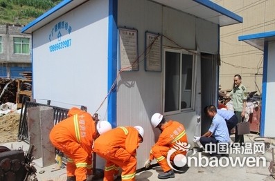 在建工地違規搭建泡沫彩鋼板房被拆除